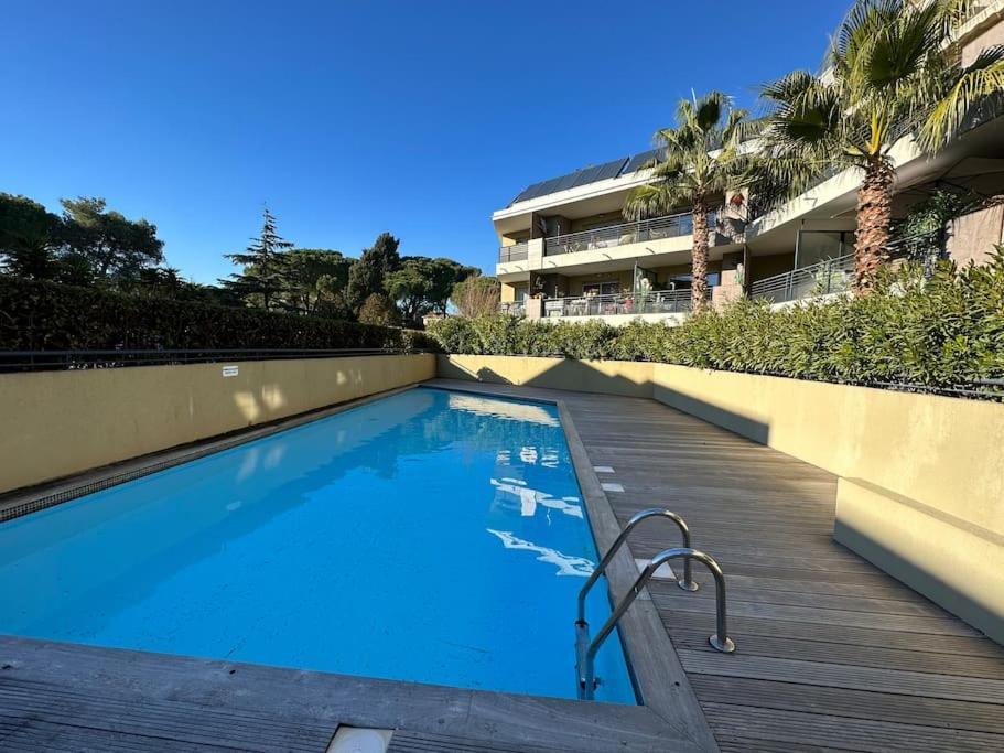 L'Appart Ideal Famille, Terrasse, Piscine, Plage Villeneuve-Loubet Buitenkant foto